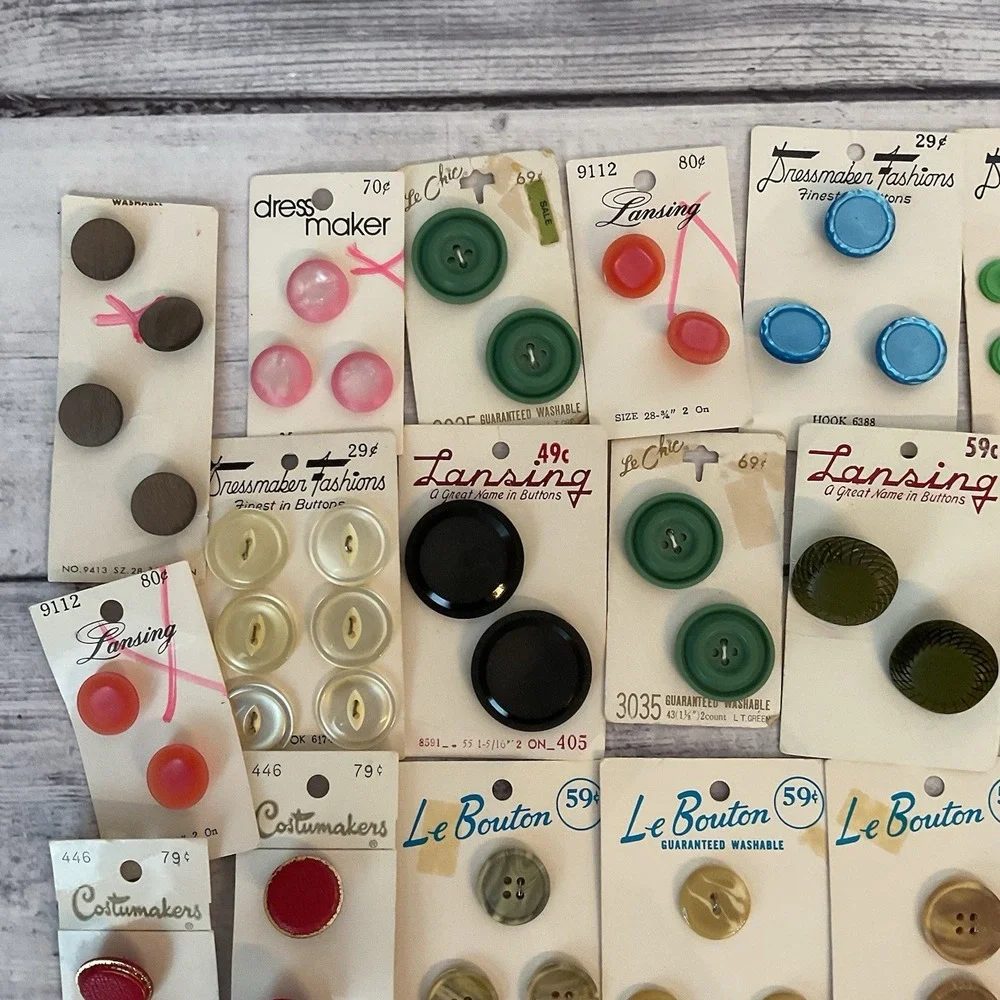 Vintage Lot Of Buttons On Cards 46 Complete Le Chic Lansing La Petite Costumaker